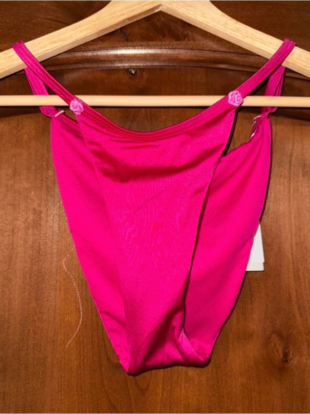 Good American Fuchsia Bikini Bottom – Rosette Strap Detail – Size Small – NWT